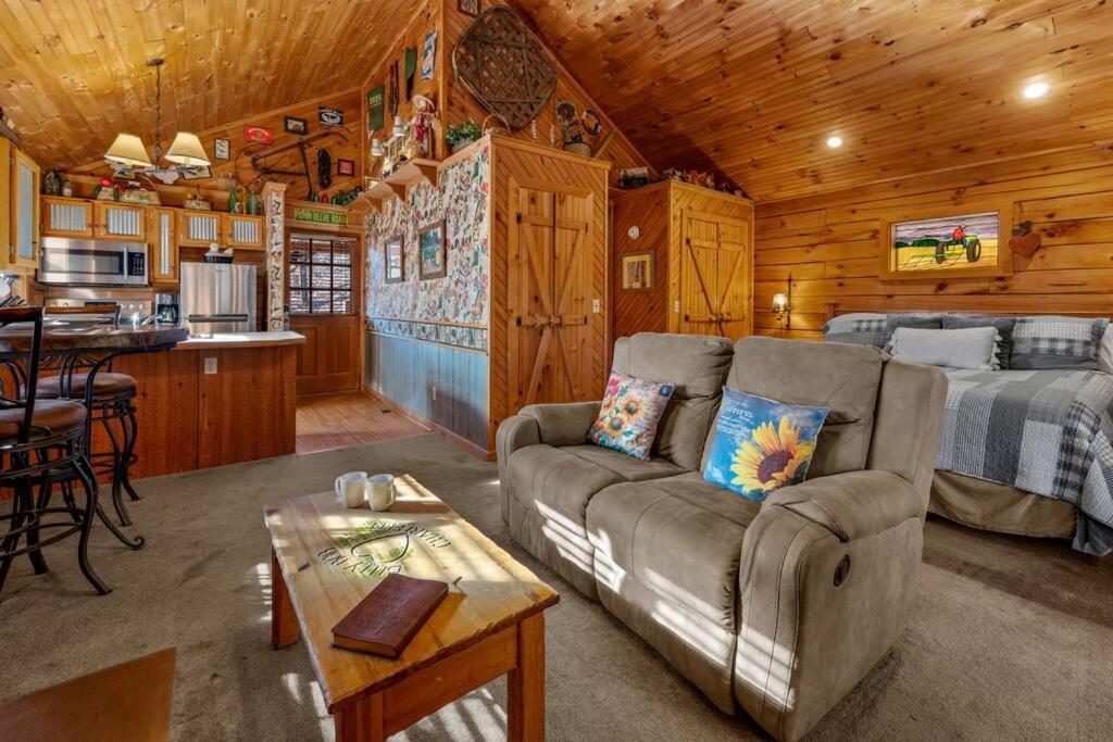 The Mountain Farmer Sevierville Exterior photo