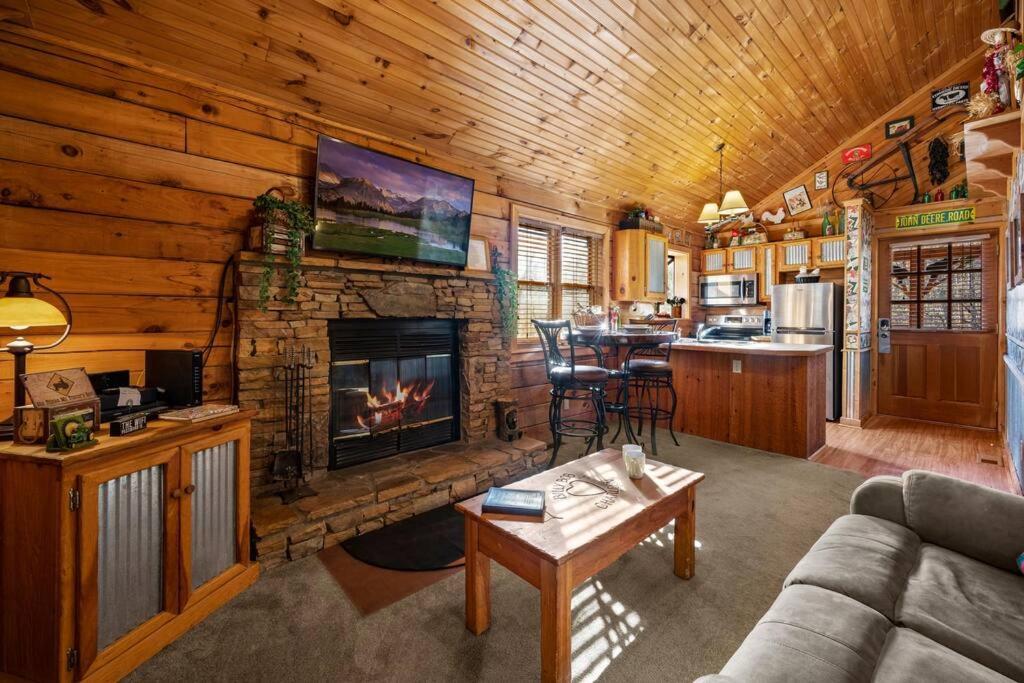 The Mountain Farmer Sevierville Exterior photo